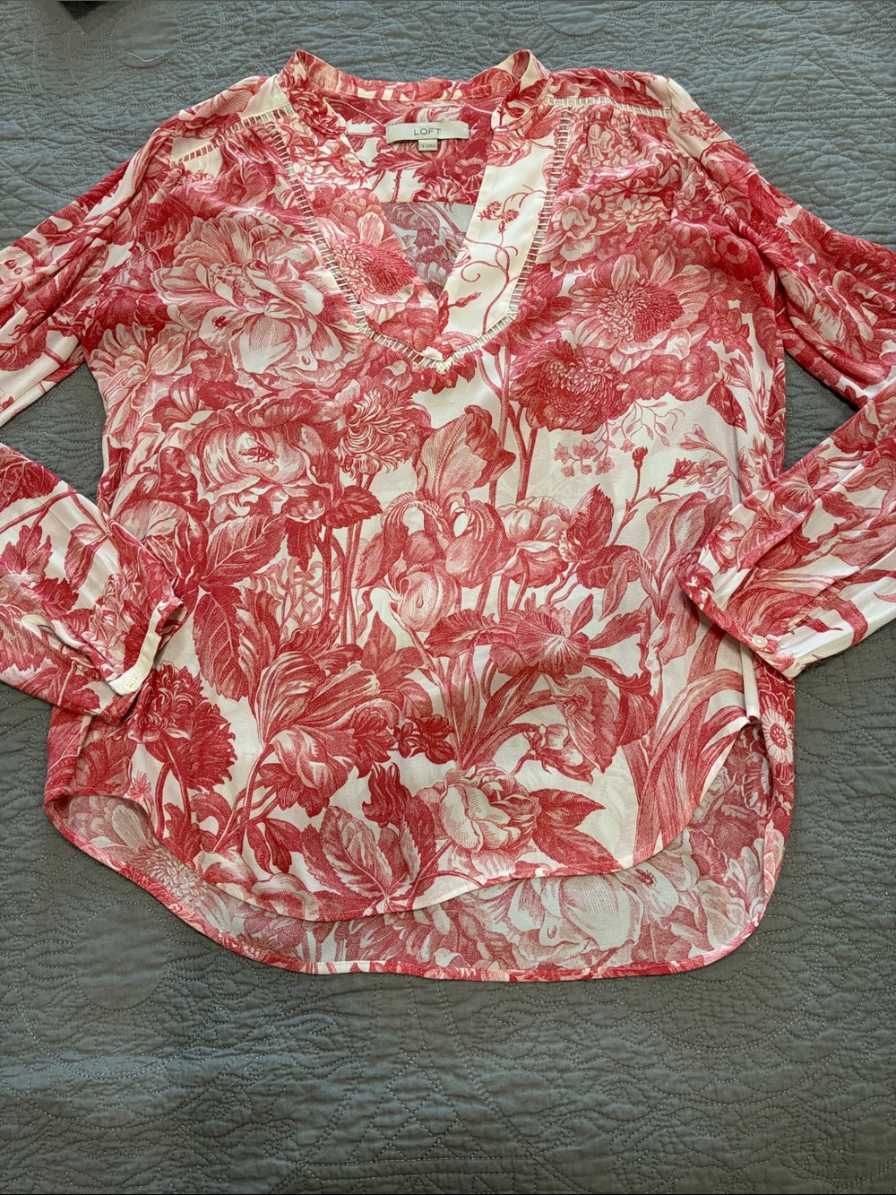 LOFT dark Pink Floral V-Neck Long-Sleeve Blouse S